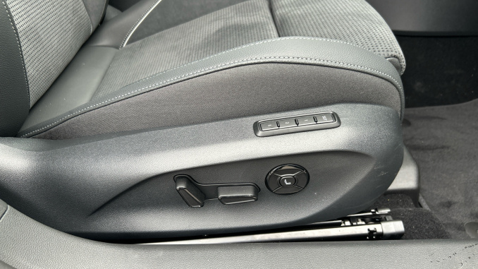 Skoda Superb 1.5 TSI e-TEC Sportline 5dr DSG Petrol Hatchback - Image 37